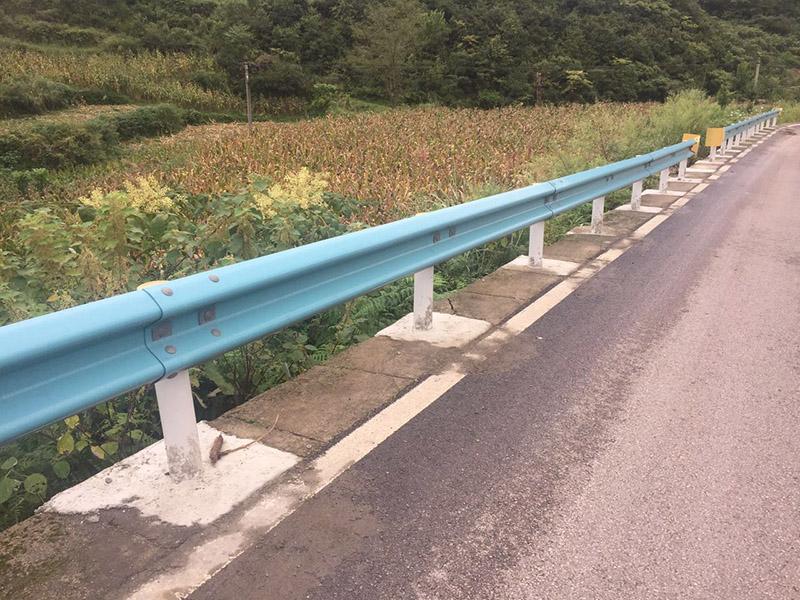 北京雙波護(hù)欄板